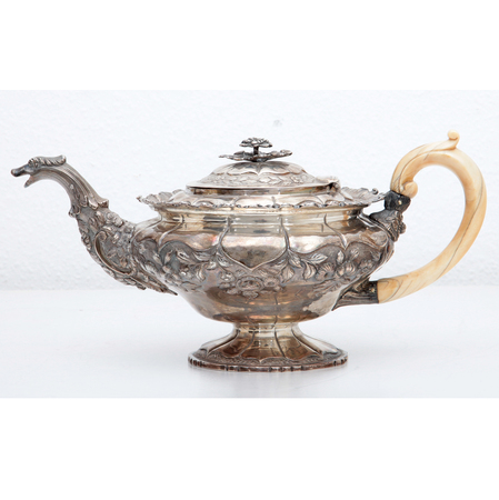 Silberne Teekanne von John Edward Terry, Großbritannien 1823