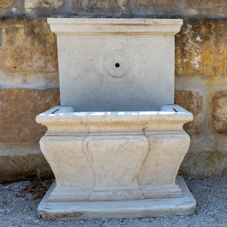Wandbrunnen aus Giallo d’Istria, 21st Century