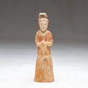 Chinesische Terrakotta einer Hofdame, wohl Tang Dynastie