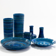 Blaue Vasen und Teller, Flavia Montelupo und Aldo Londi für Bitossi, Italien 1970er Jahre
