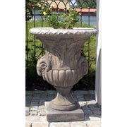 Große Garten-Vase mit Widderköpfen