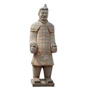Skulptur eines asiatischen Kriegers im Stil der Terracotta Armee